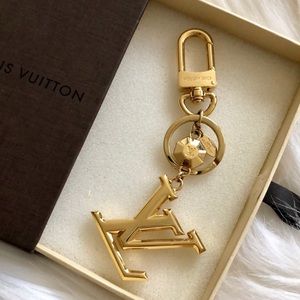 LV FACETTES BAG CHARM & KEY HOLDER